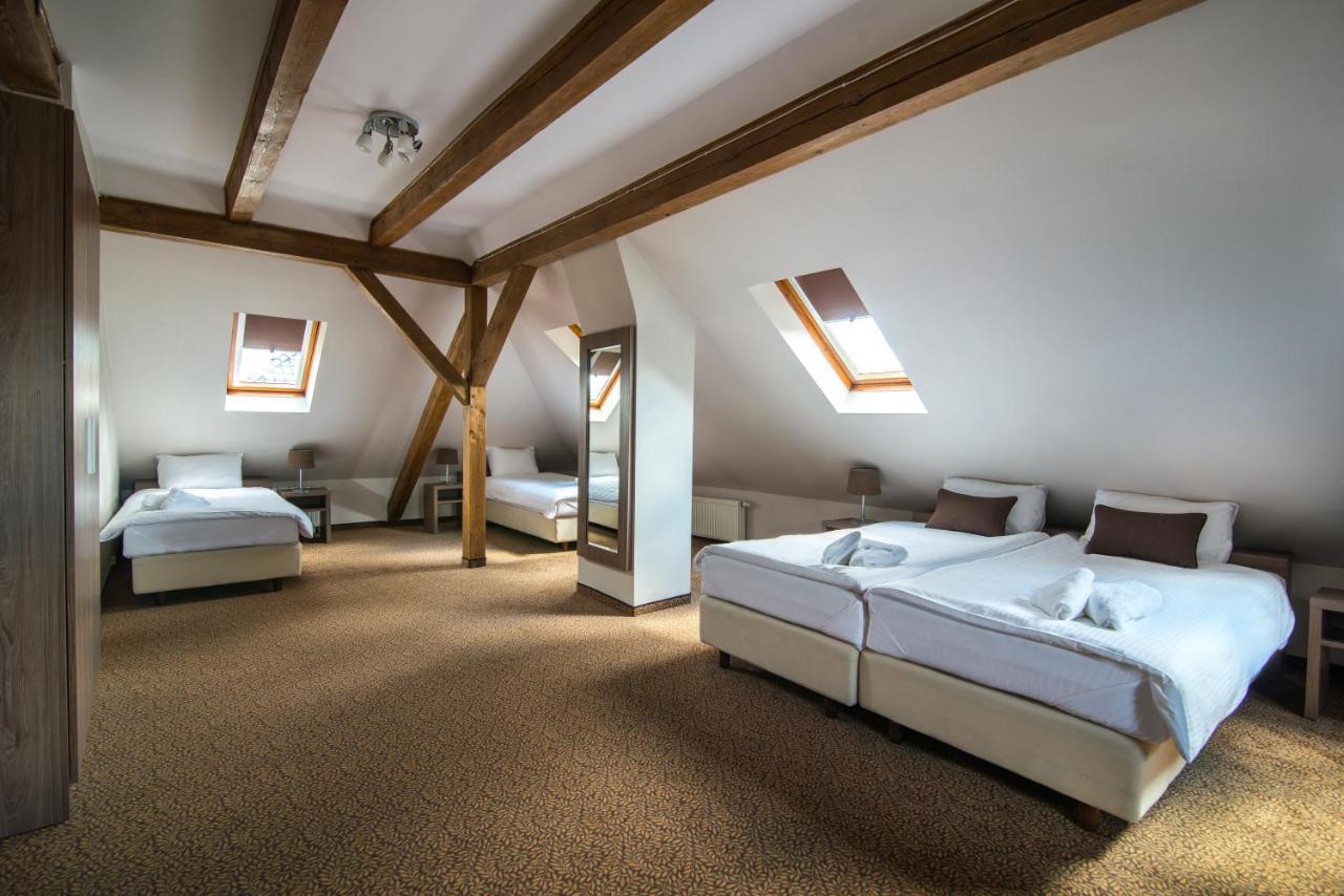 Hotel Bialy Domek Walcz Exterior photo